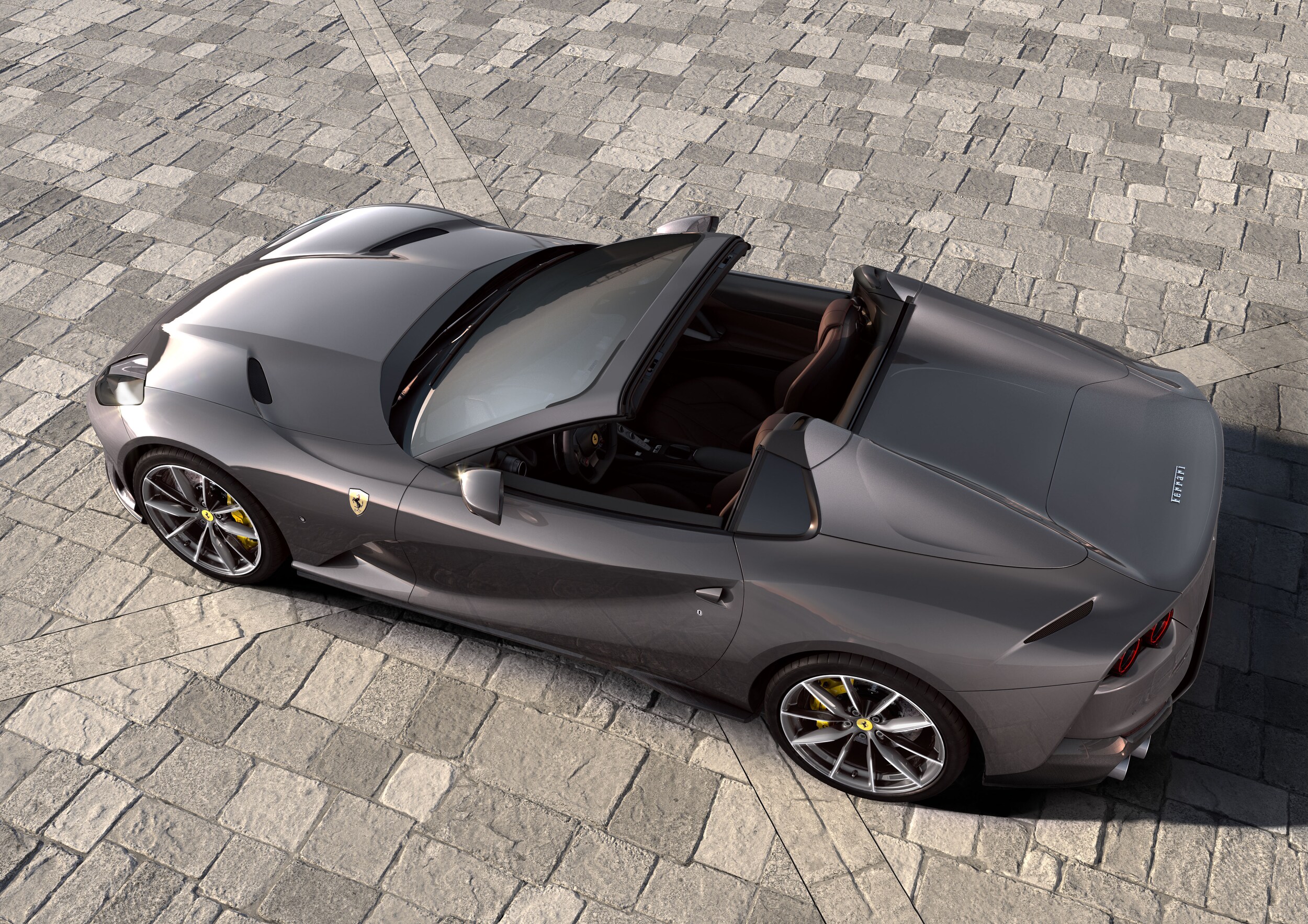 Ferrari812GTS_03.jpg