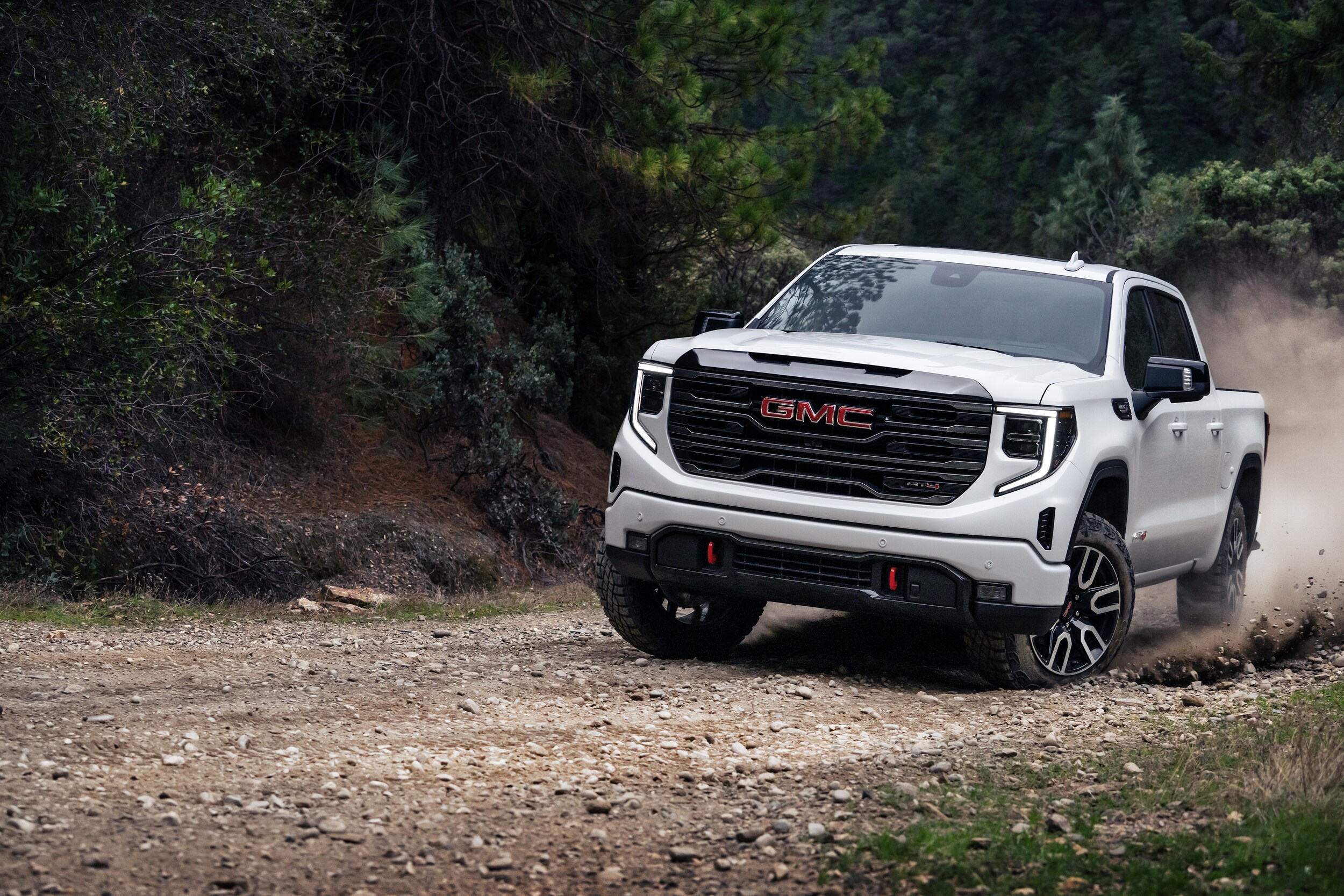 2024-GMC-Sierra1500-AT4-CrewCab-ShortBox-Truck-L01.jpg