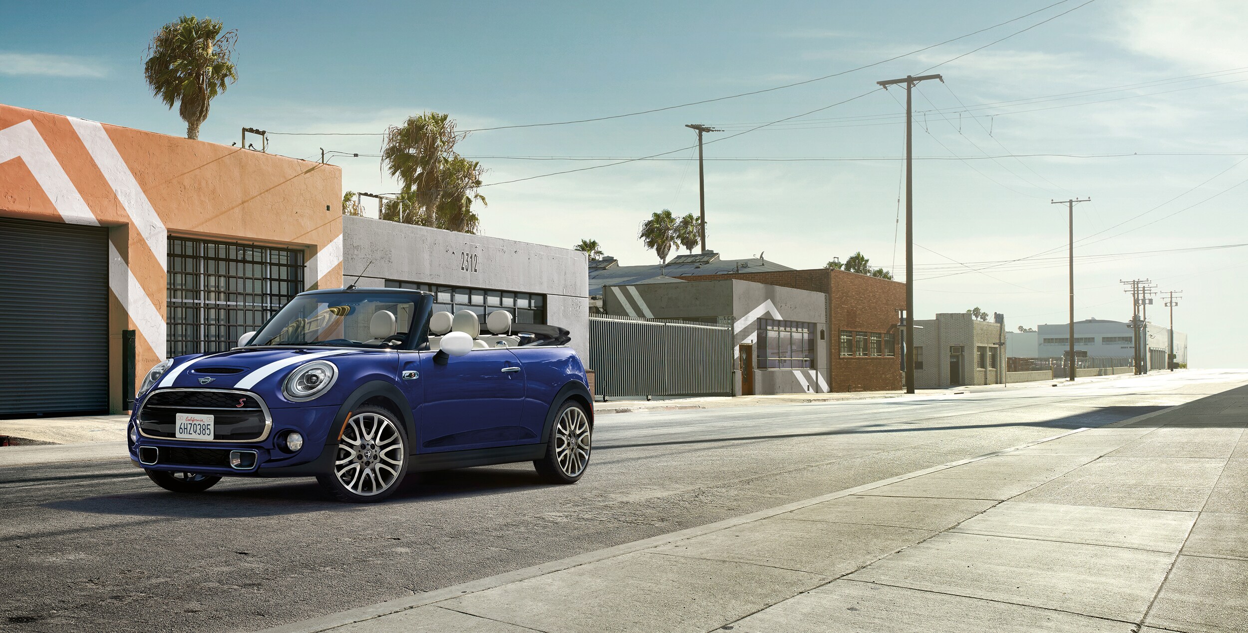 MY19_CooperS_Convertible_Inscene_V4(2).jpg