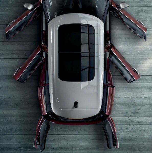 The 2019 MINI Clubman sky view