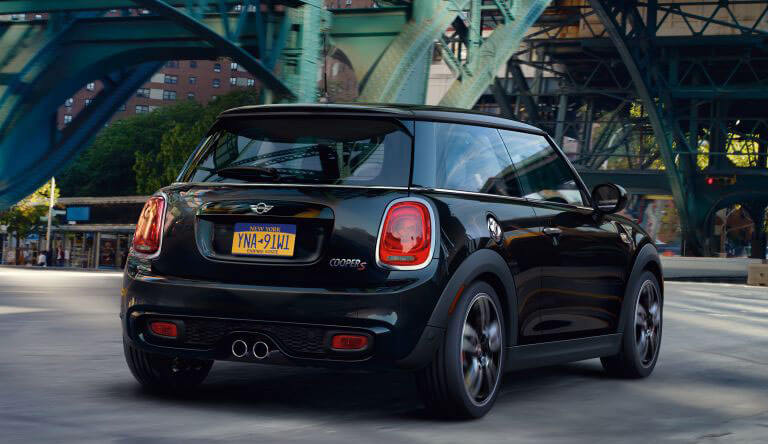 2017-MINI-Hardtop-2-Door-performance.jpg