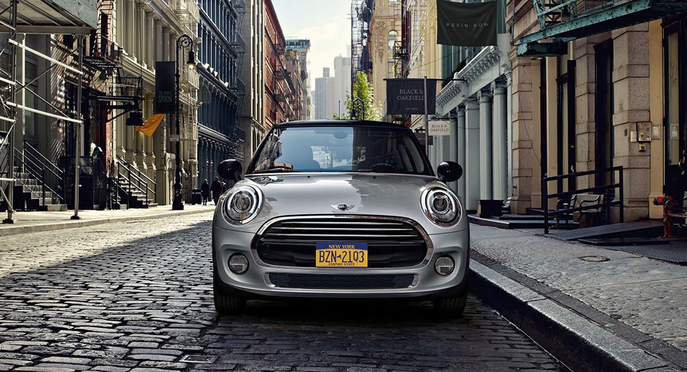 2017 MINI Hardtop 4-door exterior