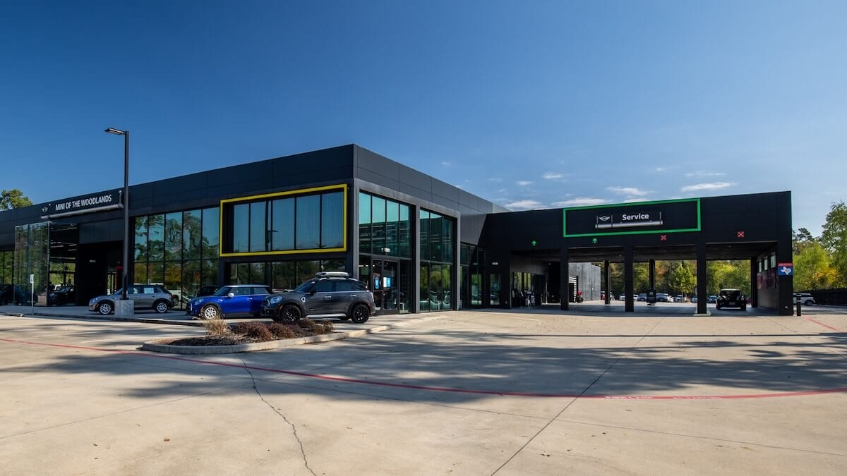 MINI of the Woodlands Service Center entrance