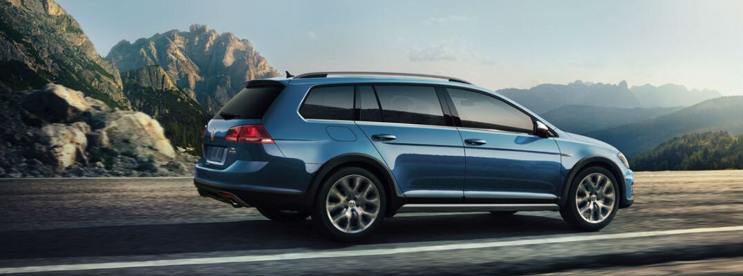 2017-Alltrack-Blue-FEATURE_o.jpg