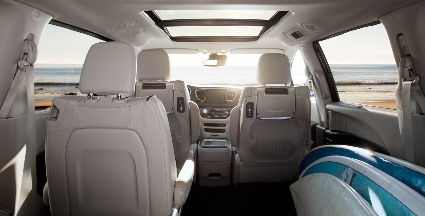 2017-chrysler-pacifica-gallery-interior-6.jpg.image.1440.jpg
