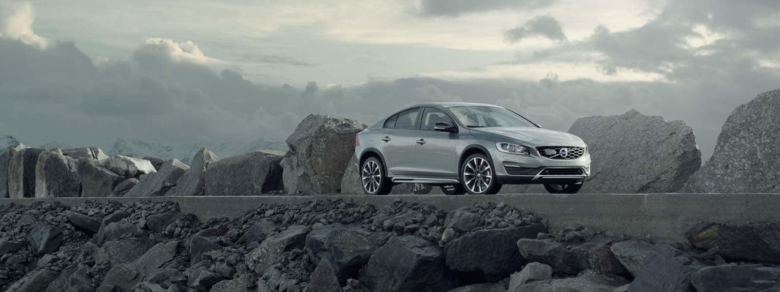 2018-S60CC-Sedan.jpg