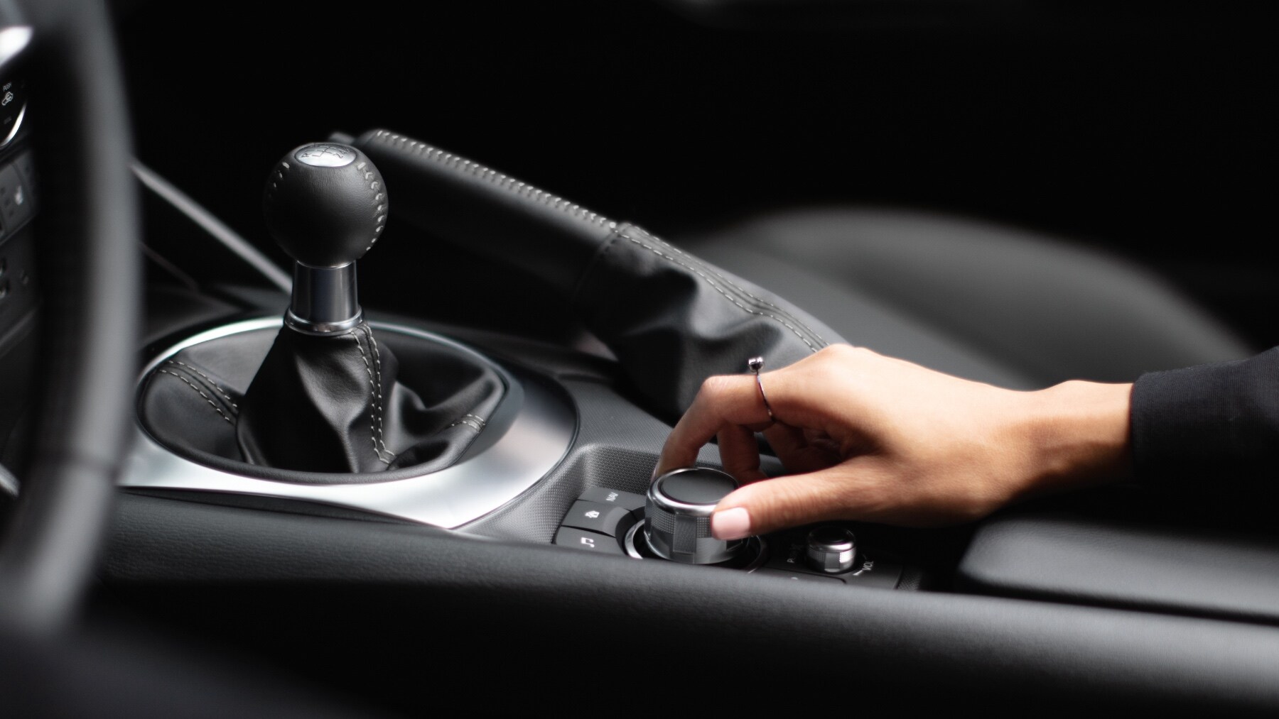 2021-MazdaMX5Miata-VLP-gallery-image 1.jpg