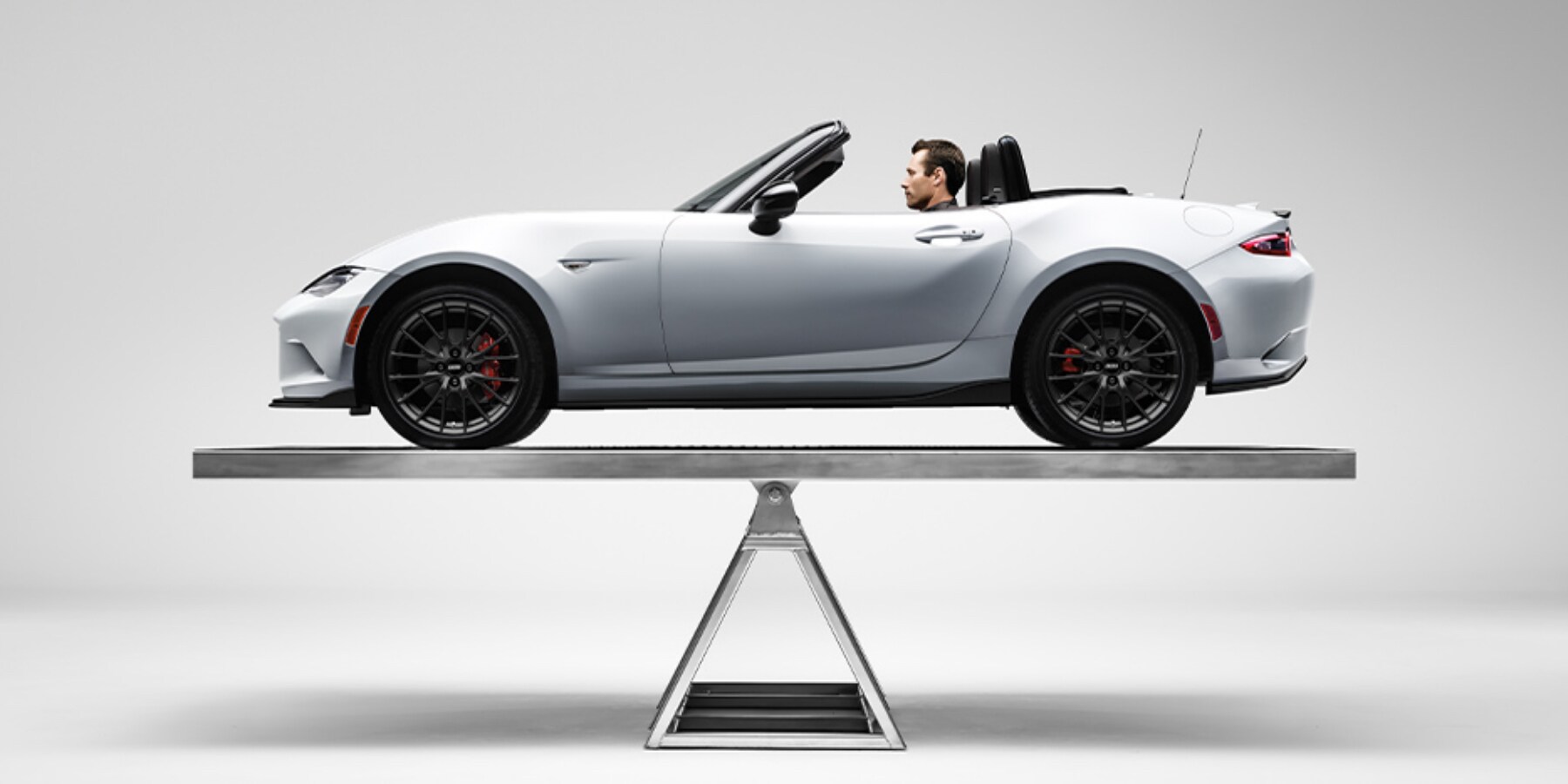 2021-MazdaMX5Miata-VLP-gallery-image 5.jpg