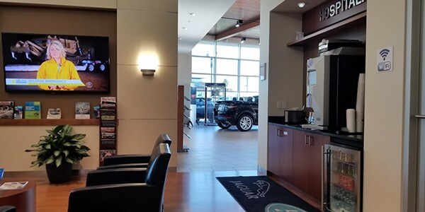 Jaguar St Louis Lounge