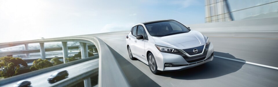 2019-Nissan-LEAF-Base-Hatchback-L01.jpg