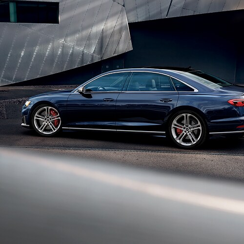 Audi S8 L
Executive Red Broke Package