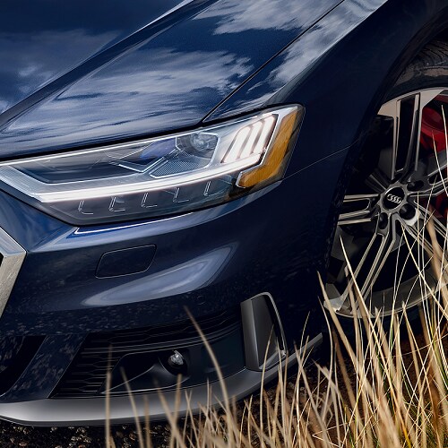 Audi S8 L
Executive Red Broke Package