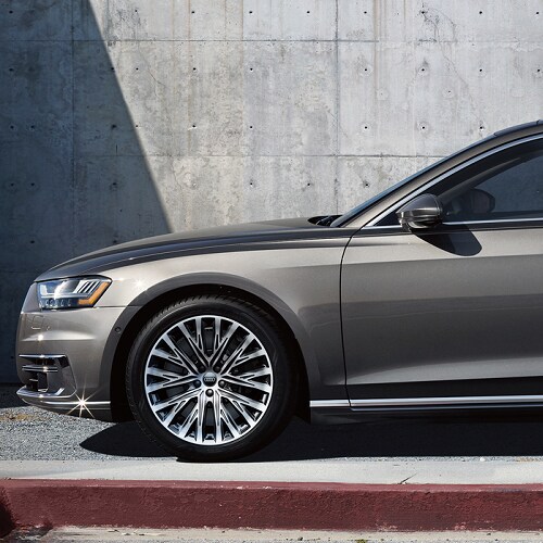 Audi A8
Premium
