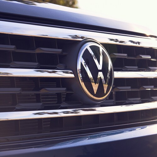 Volkswagen Atlas
Front End Badge