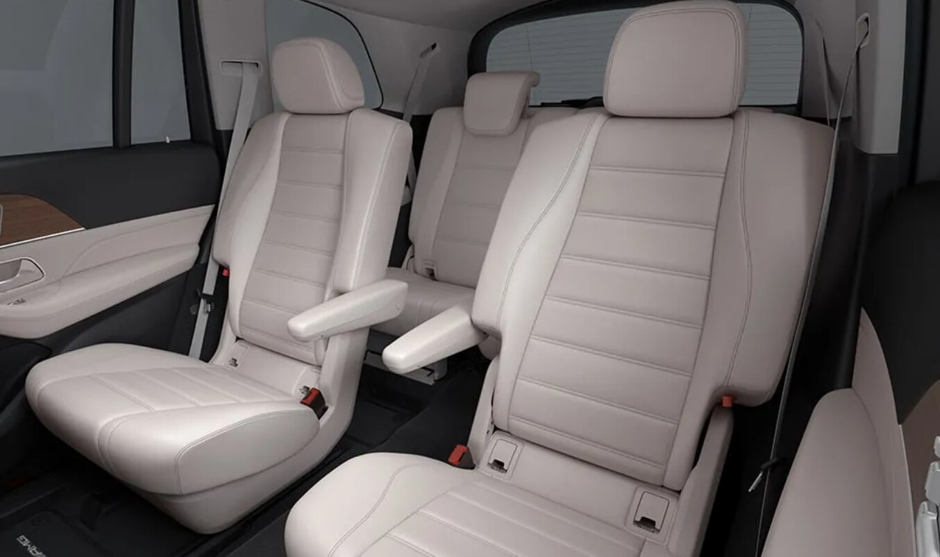 2026-Mercedes-Benz%20GLS%20SUV-Cabin.png