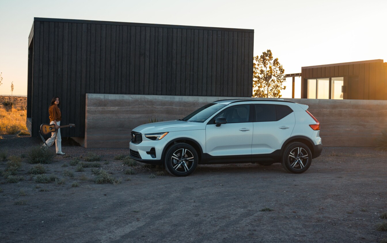 Volvo XC40 - small AWD mild-hybrid SUV