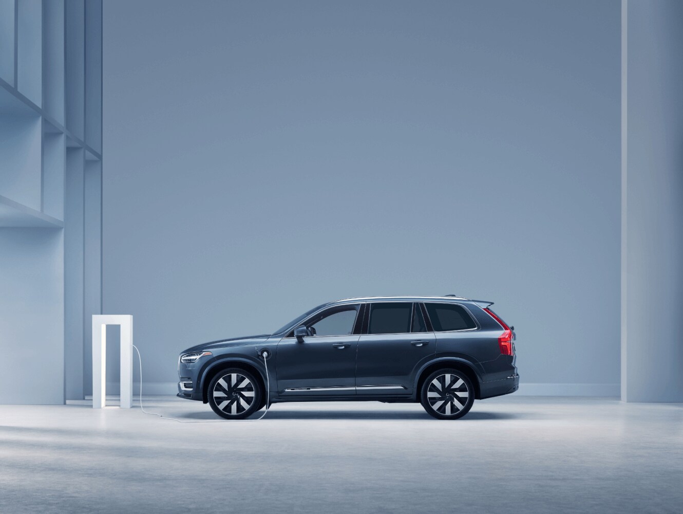 Volvo XC90 Hybrid vs. Audi Q7 Hybrid