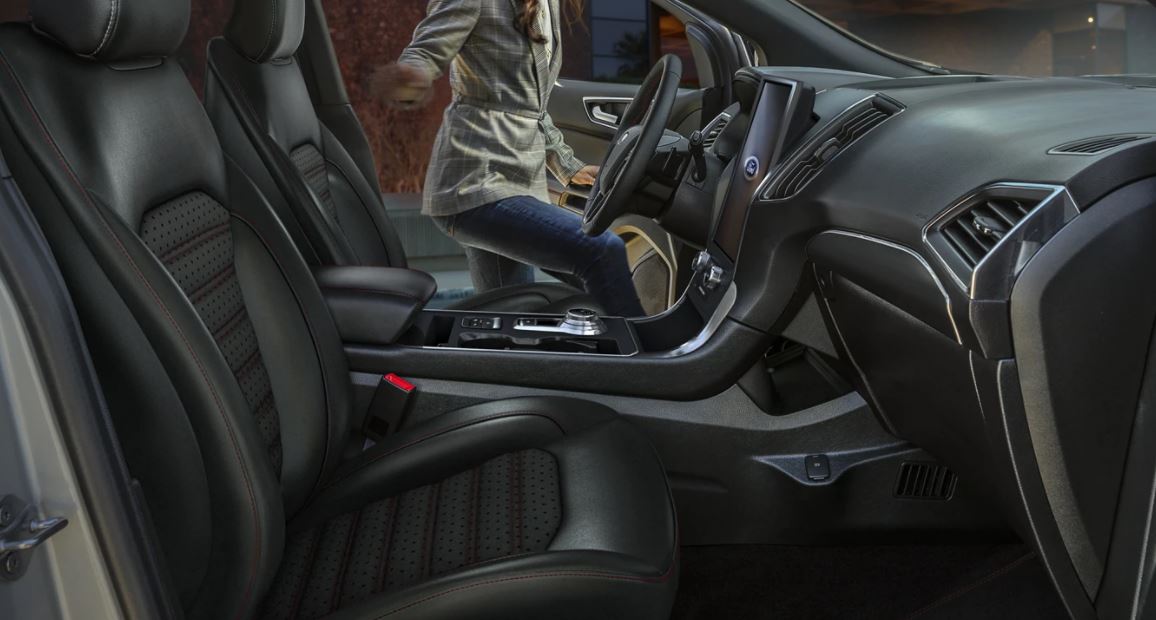 2022 ford edge interior.JPG