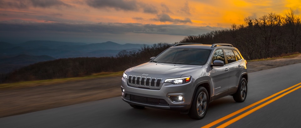 2019-Jeep-Cherokee-Limited-SUV-L01-cropped.png