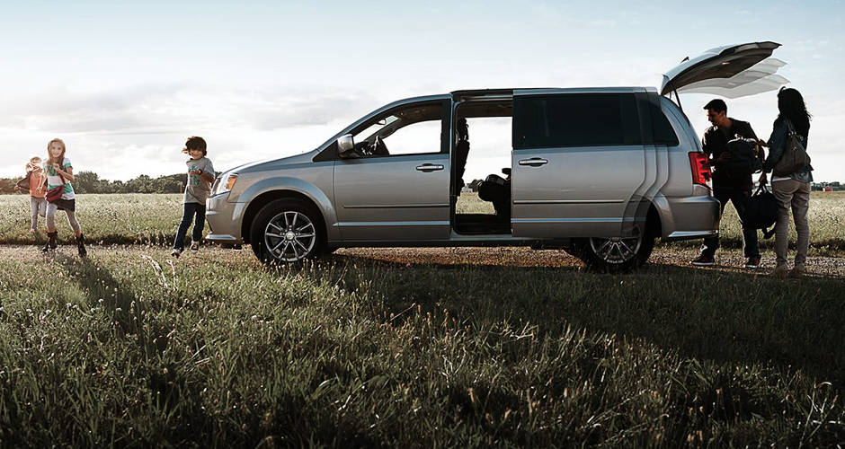 2017 Dodge Grand Caravan Family Vehicle in Joliet, IL