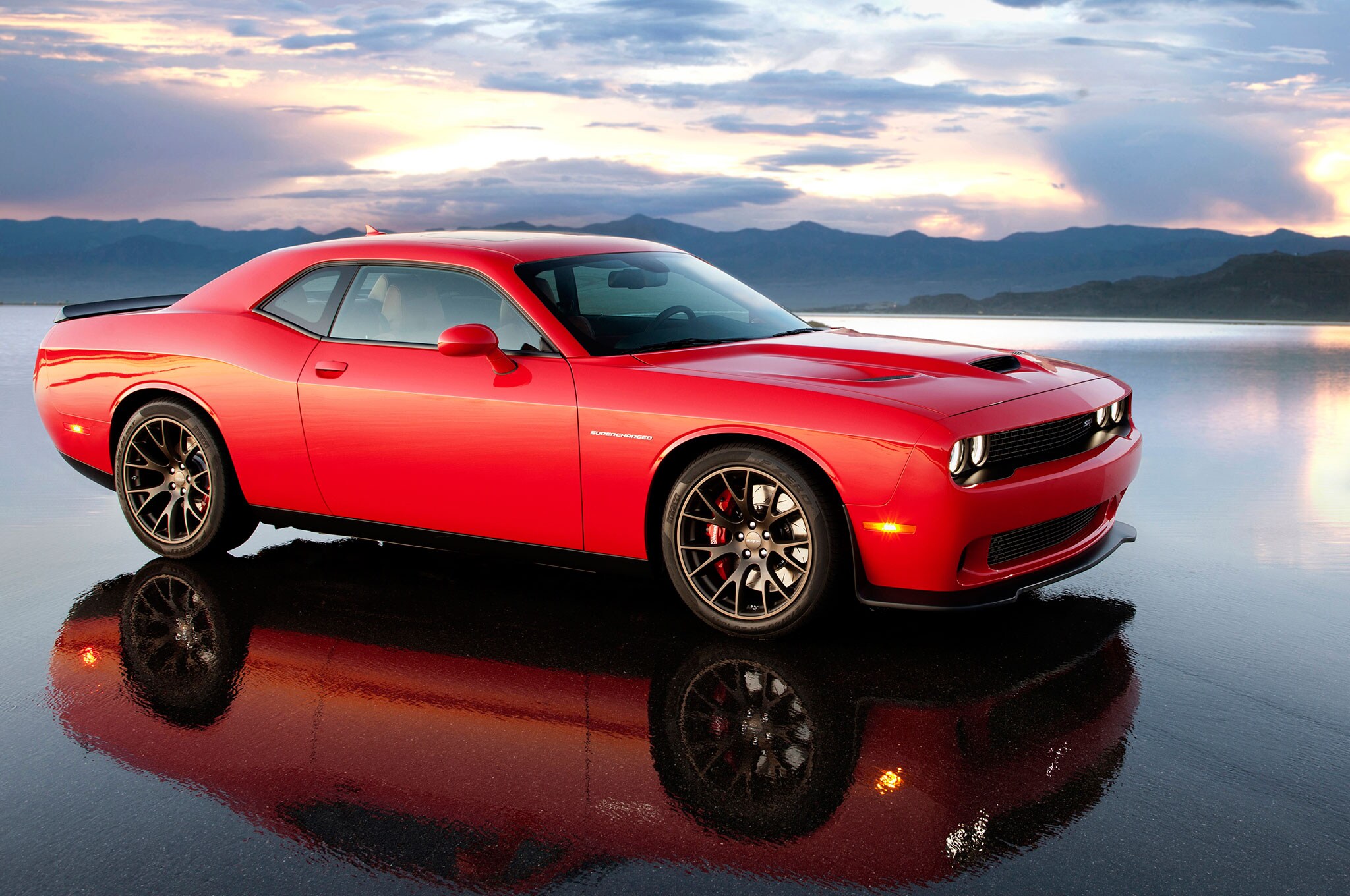 2015-dodge-challenger-srt-hellcat-side-view-with-reflection.jpg