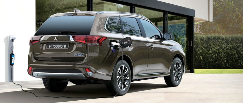 Mitsubishi-Outlander-PHEV-electric-plugin.jpg