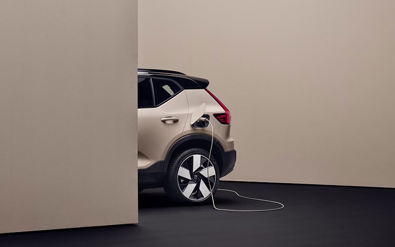 Volvo EX40 Charging