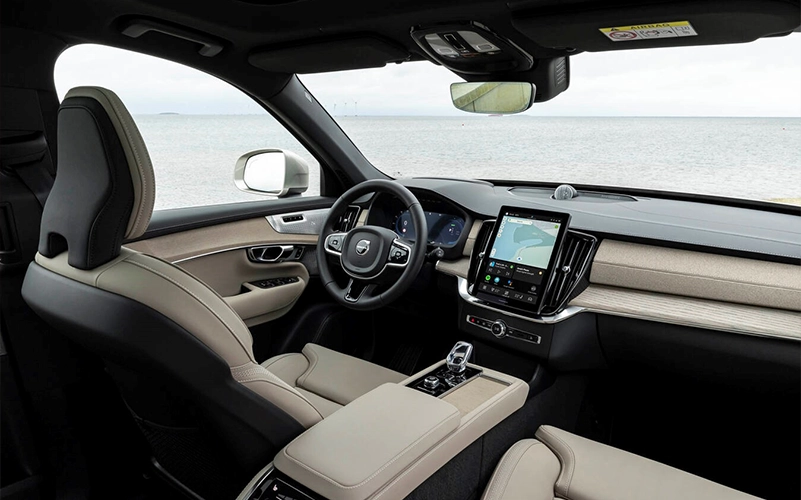 Volvo XC90 Plug-In Hybrid Interior