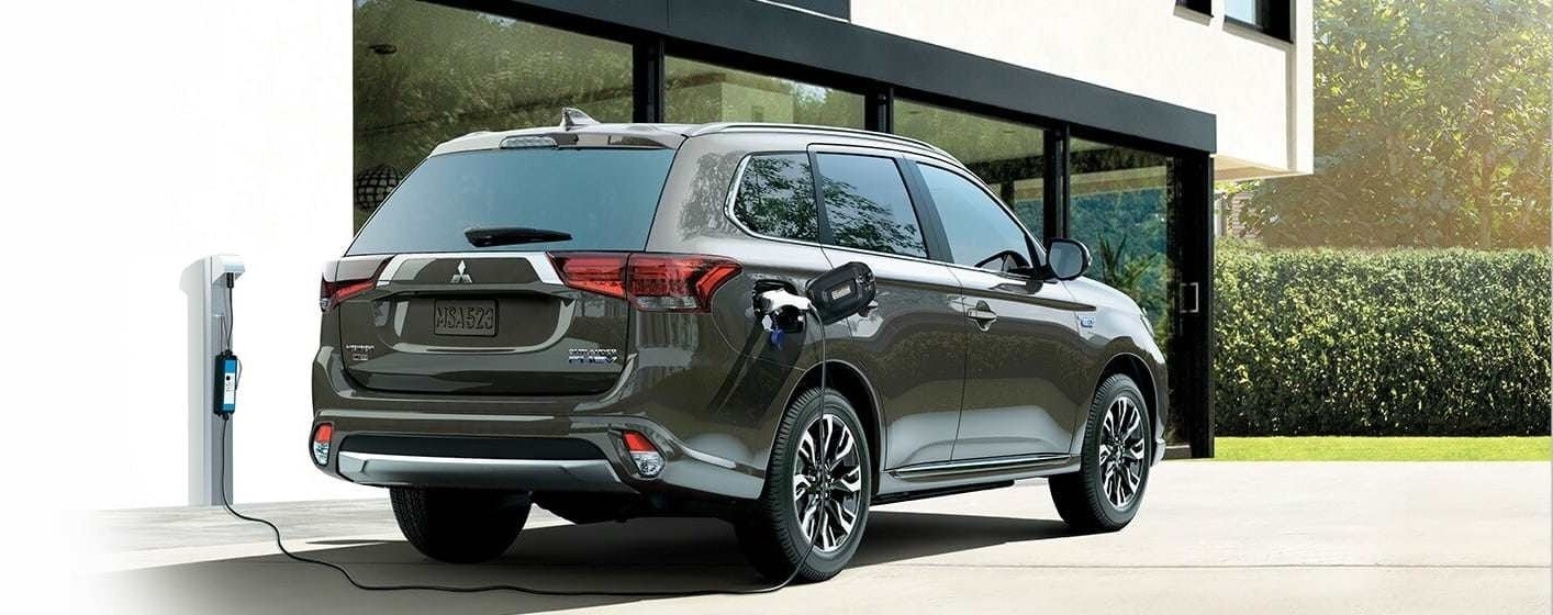 OutlanderPHEV_1414x560.jpg