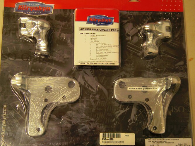 Liquidation chez Moto Repentigny Extension ajustable pour repose pied Kuryakyn