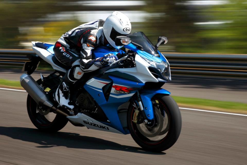 gsxr1000.2012.action.jpg
