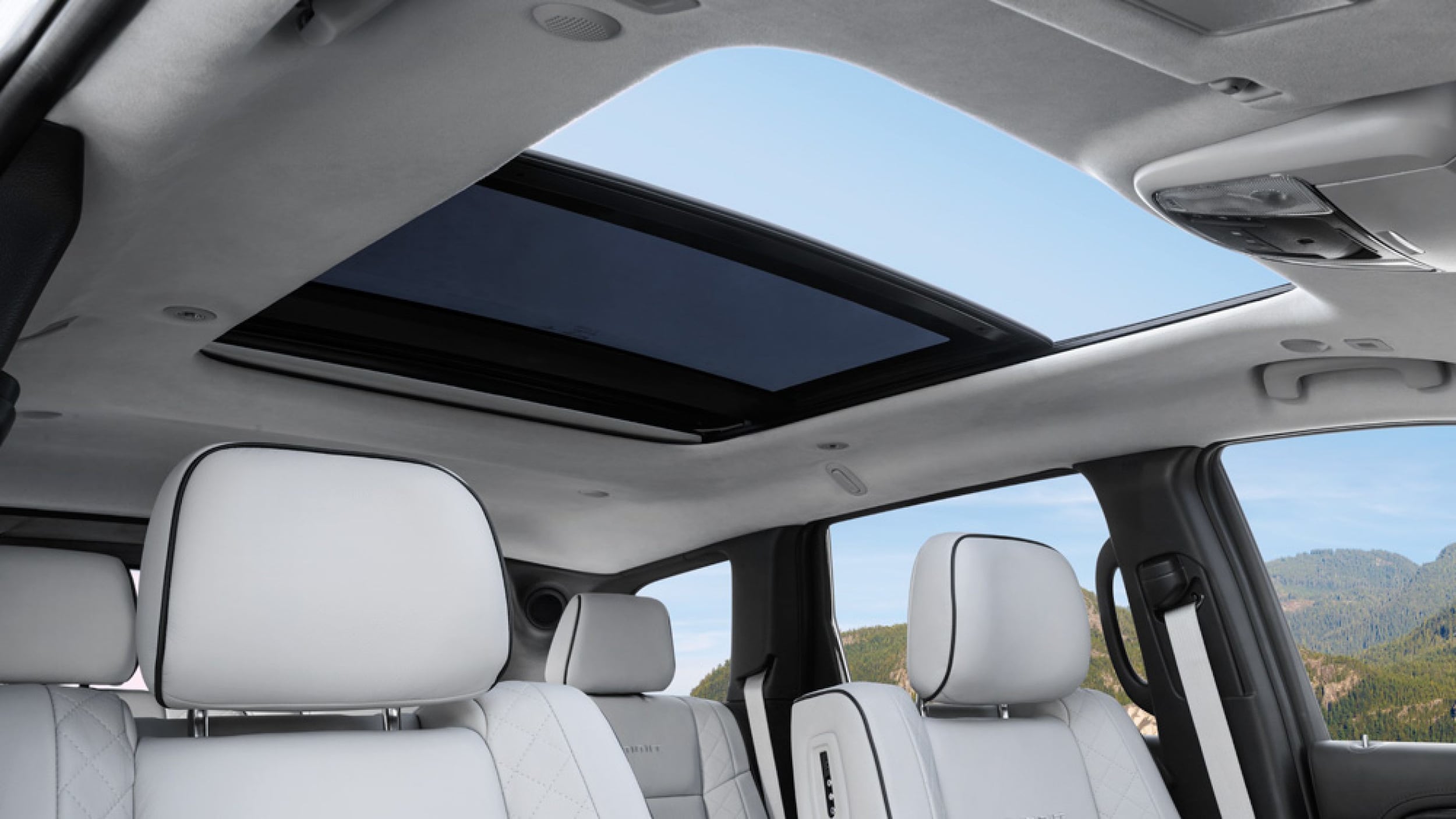 2018-Jeep-Grand-Cherokee-VLP-Interior-Pillar-Dual-Pane-Sunroof.jpg.image.2880.jpg