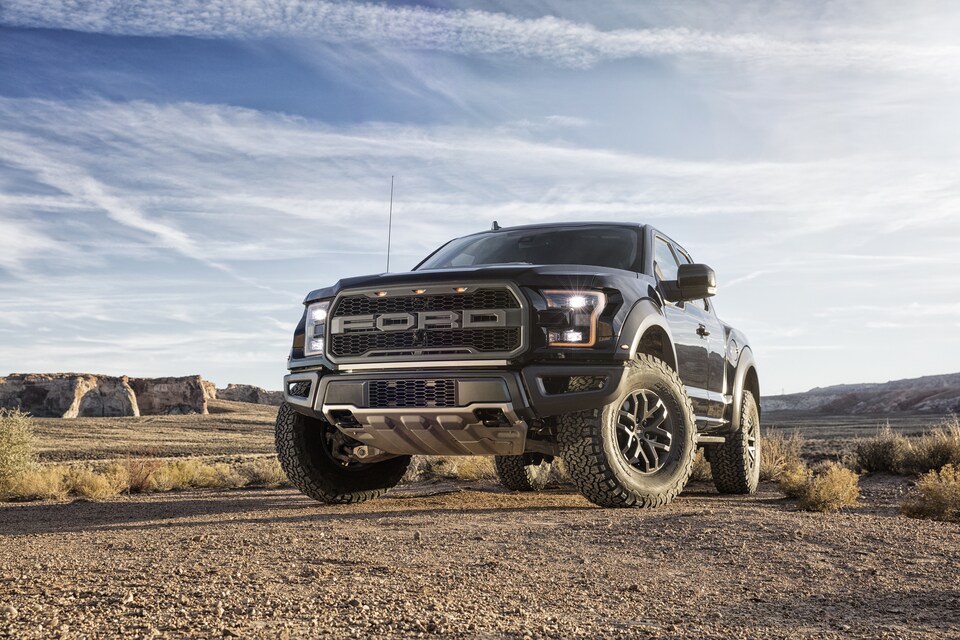 2018-Ford-F150-Raptor-CrewCab-Truck-L01.png