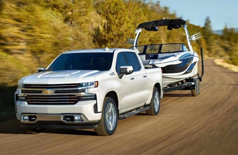 Chevy_Silverado-Towing_Capacity_B1_o.jpg
