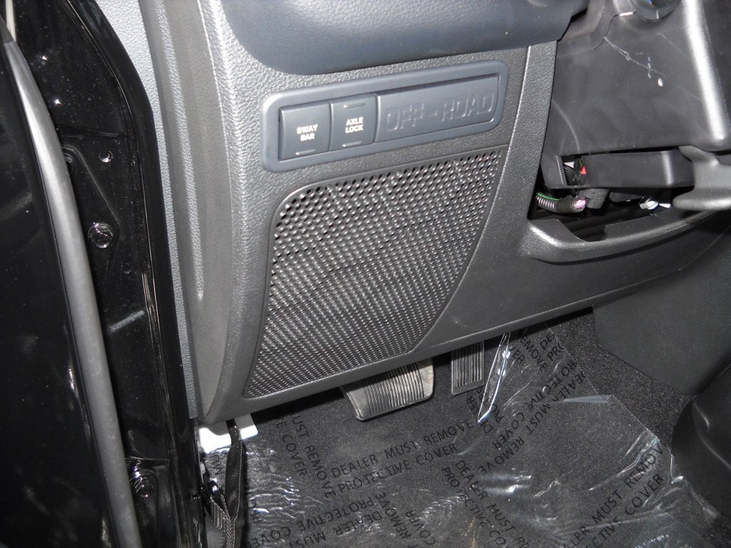 2000 Jeep wrangler front speaker size #1