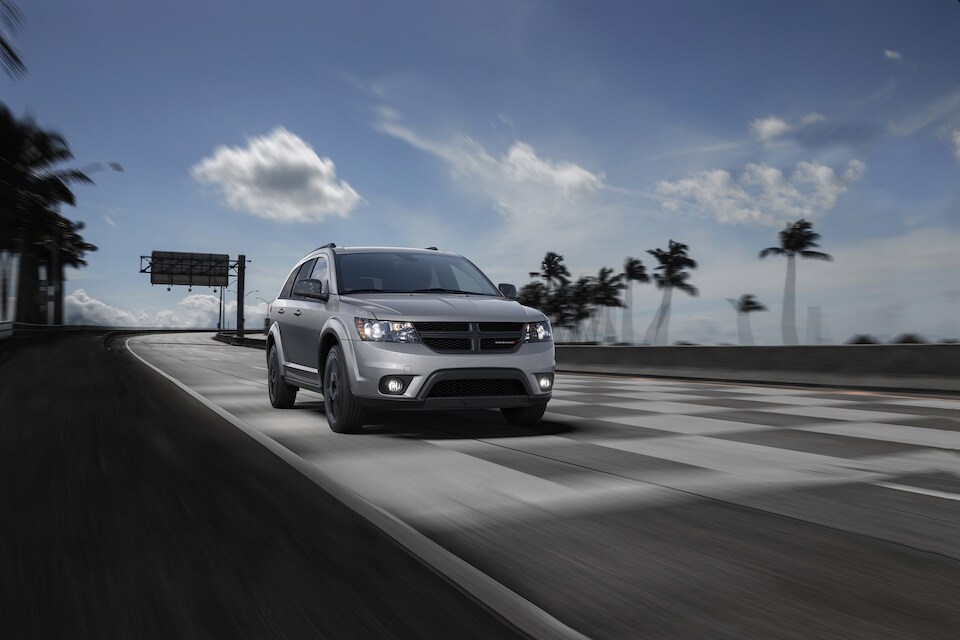 2019-Dodge-Journey-GT-SUV-L03.jpeg