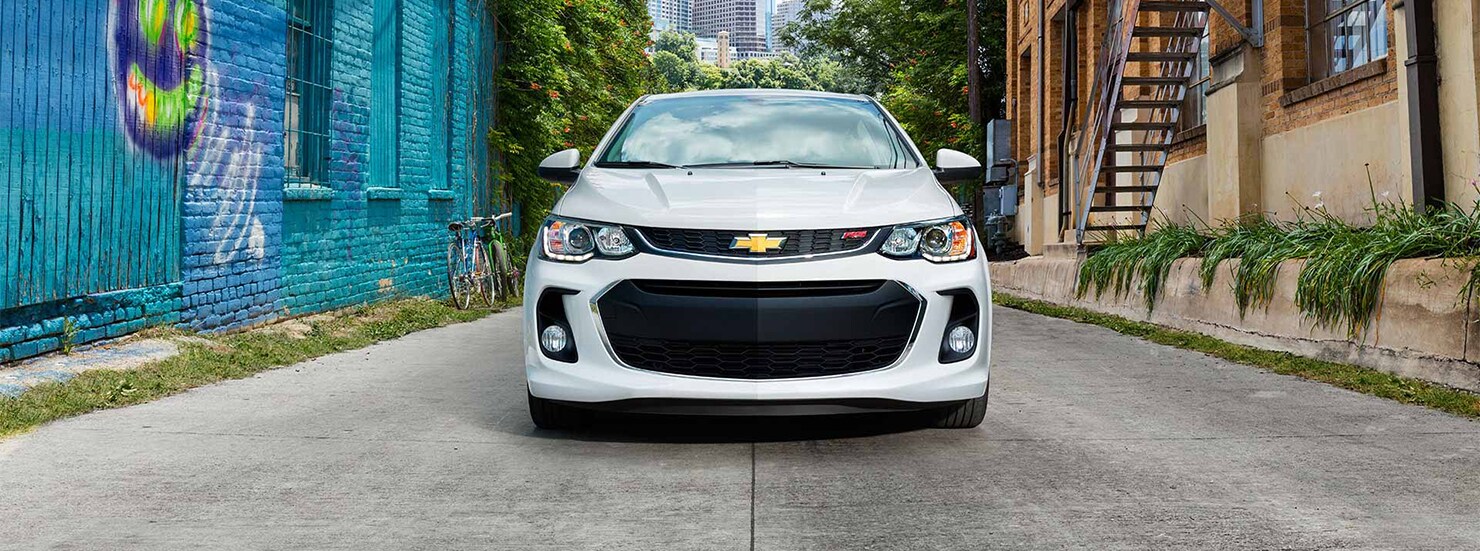 ca-2017-chevrolet-sonic-sedan-small-car-mo-design-1480x551-04.jpg