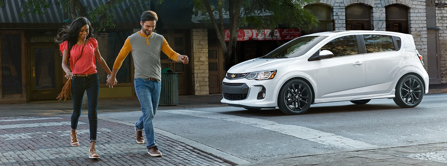 ca-2017-chevrolet-sonic-sedan-small-car-mo-design-1480x551-01.jpg