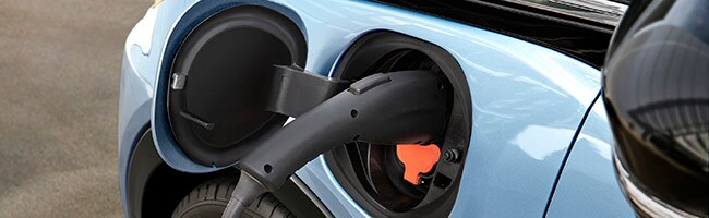 2017_bolt_ev_plugin.jpg