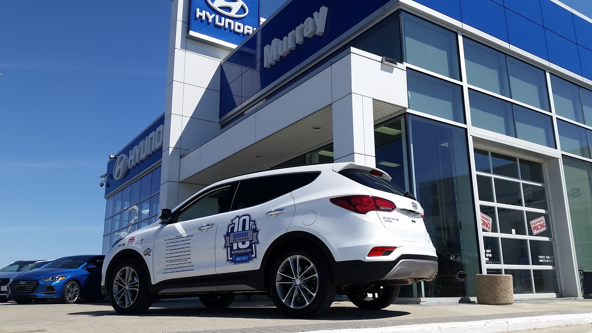 murray-hyundai-exterior-tenth-anniv-santafe.jpg