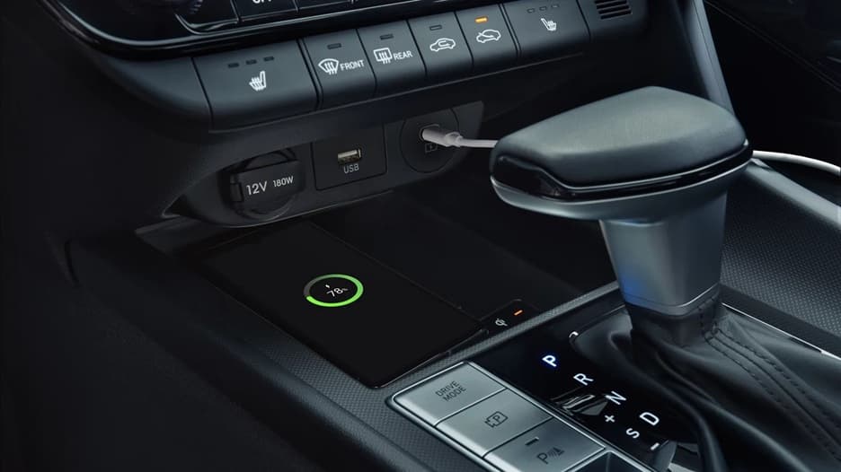 Hyundai Elantra Interior Features hyundai-elantra-interior-features