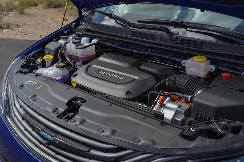 22 chrysler pacifica 6.jpg