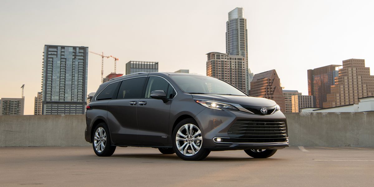 21 toyota sienna 5.jpg