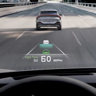 Kia EV6 features Head-Up Display Kia EV6 features head up display