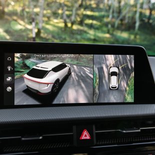 Kia EV6 features back up cam Kia EV6 features back up cam