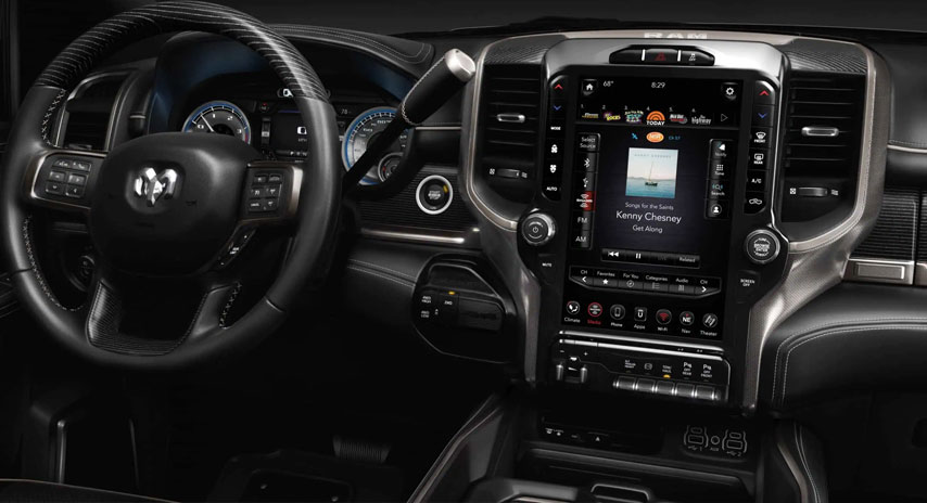 ram-2500-interior-technology.jpg