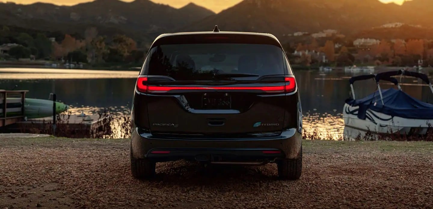 Arlington Heights Chrysler Pacifica Hybrid Exterior