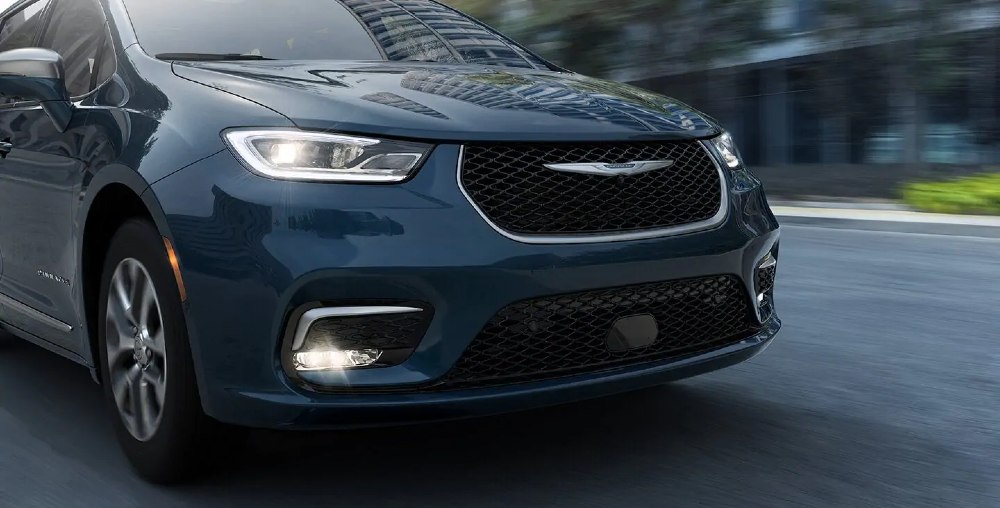 Chrysler-Pacifica-Grille Chrysler Dealership near me