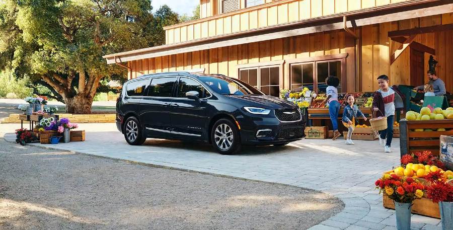 Chrysler-Pacifica-deals-near-me Ellwood City Chrysler Pacifica for sale