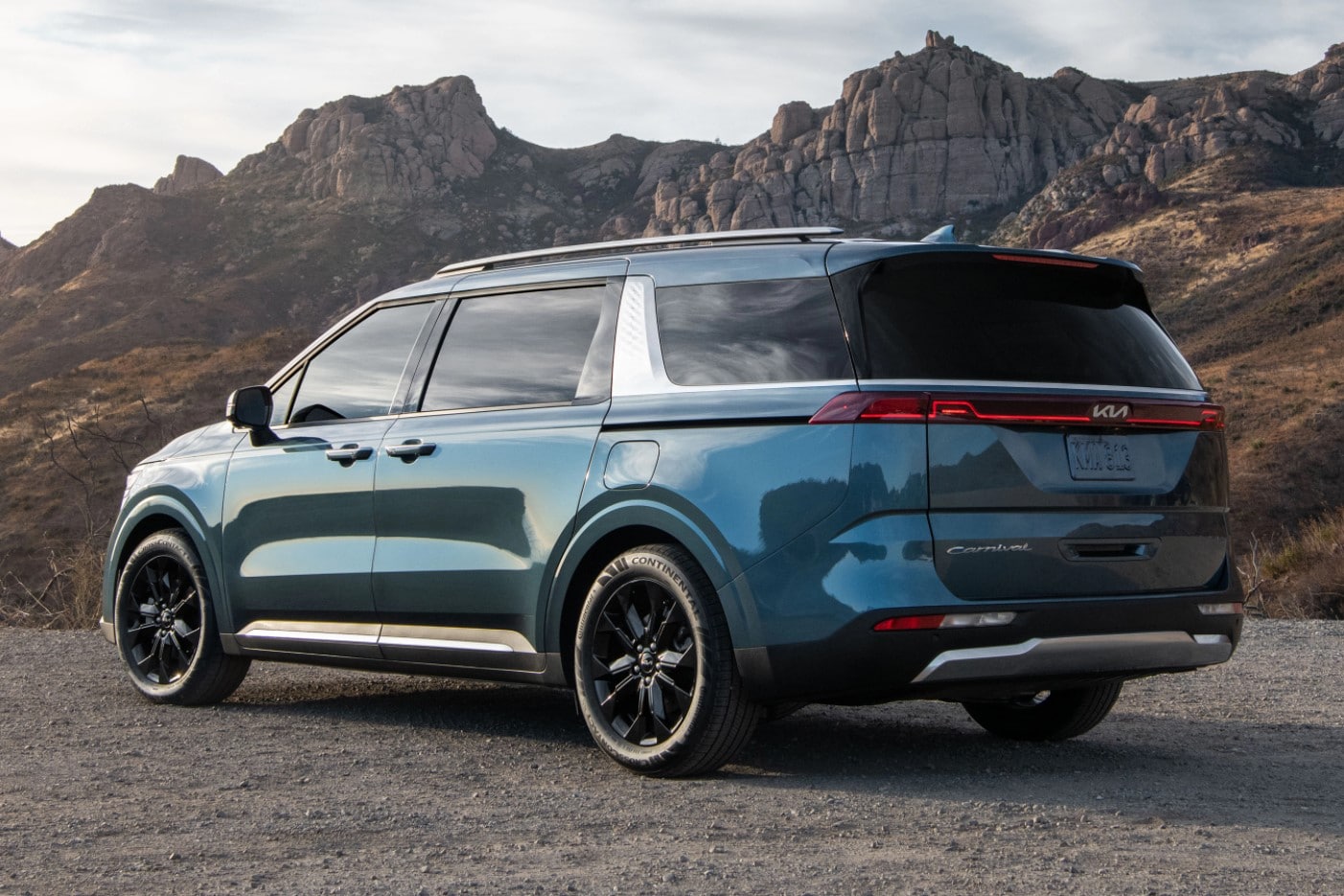 New Kia Carnival Driver Exterior Side View 2022 Carnival MPV Exterior Driver Side View
